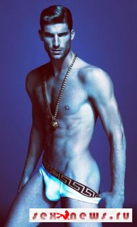 Бренд Versace представил сексуальные коллекции нижнего белья и купальников Бренд Versace представил сексуальные коллекции нижнего белья и купальников