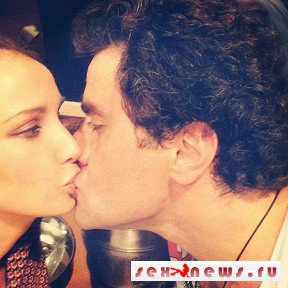 Чехова показала интимный снимок с мужем Чехова показала интимный снимок с мужем